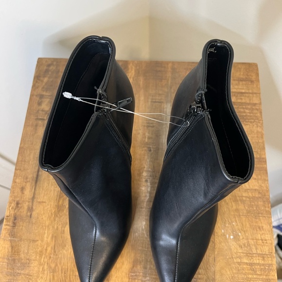 BCBGeneration Black ankle heel boots - Picture 5 of 7